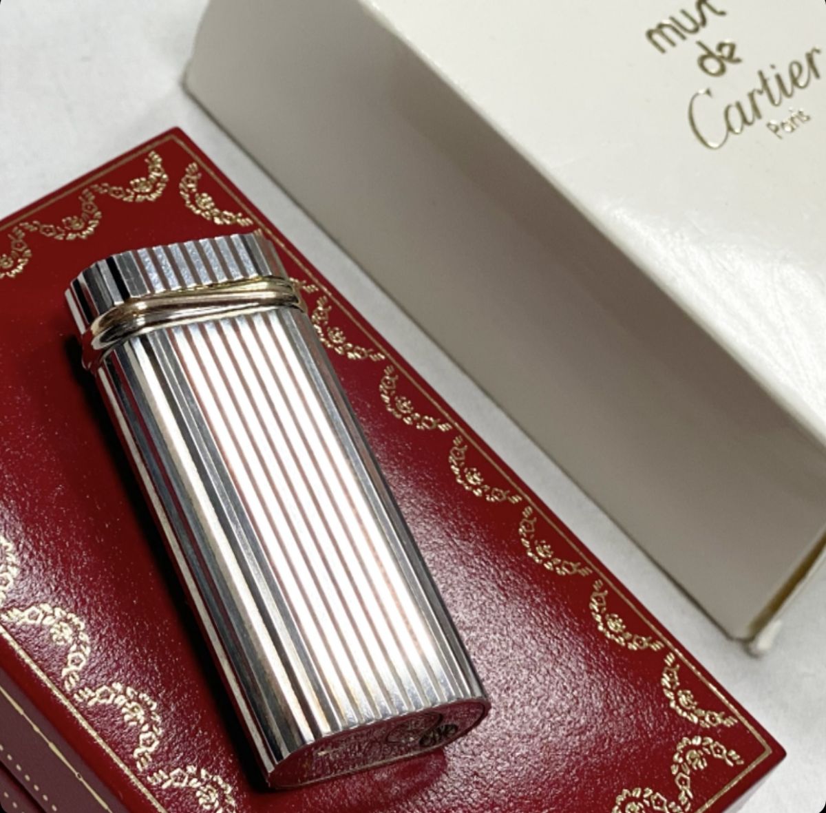 
Зажигалка Cartier цена 23 078 руб / упаковка / 