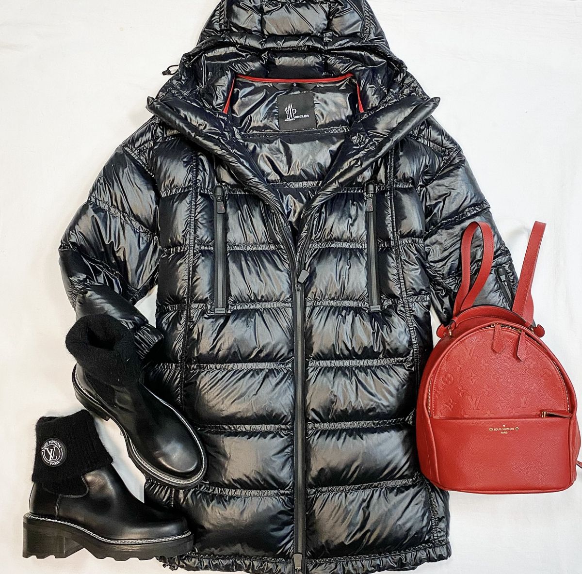 Пуховик Moncler размер 0 цена 76 925 руб Ботинки Louis Vuitton размер 39 цена 46 155 руб Рюкзак Louis Vuitton