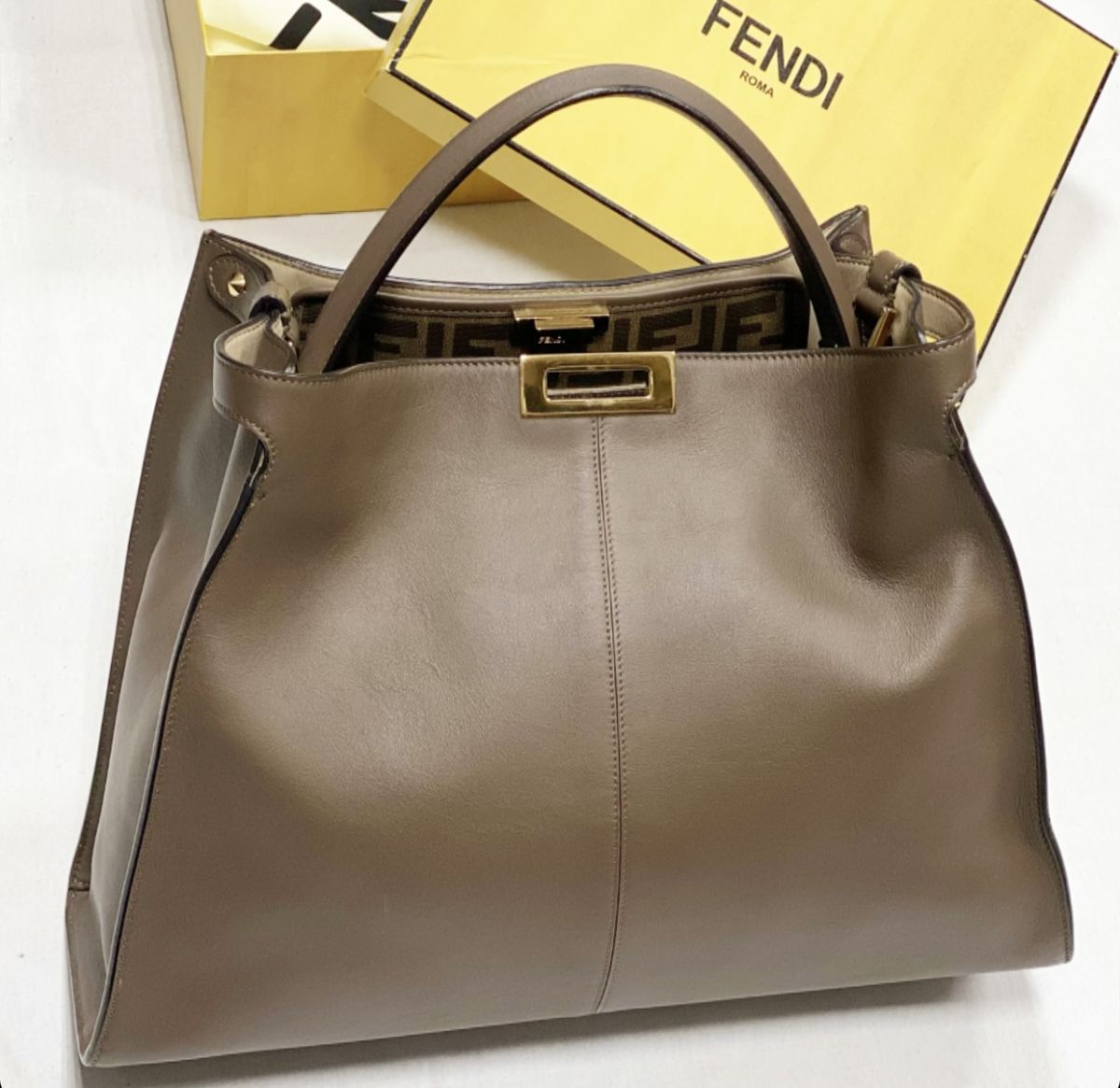 Сумка Fendi размер 40/30 цена 92 310 руб 