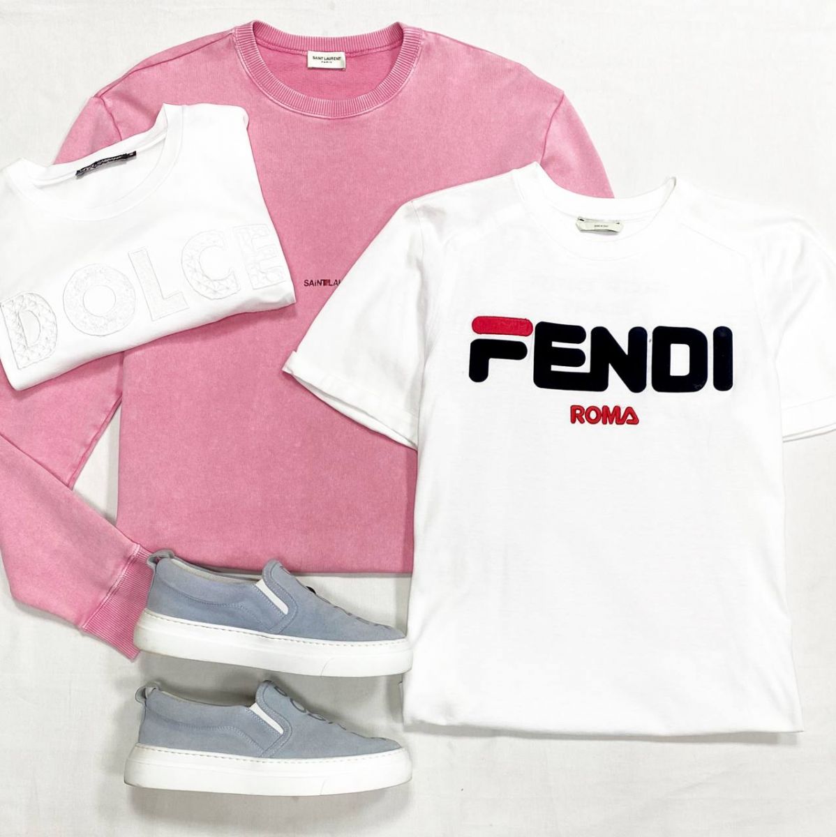 Толстовка Saint Laurent размер L цена 23 483 руб
Футболка Fendi размер S цена 7 828 руб
Футболка Dolce Gabbana размер 40 цена 12 524 руб