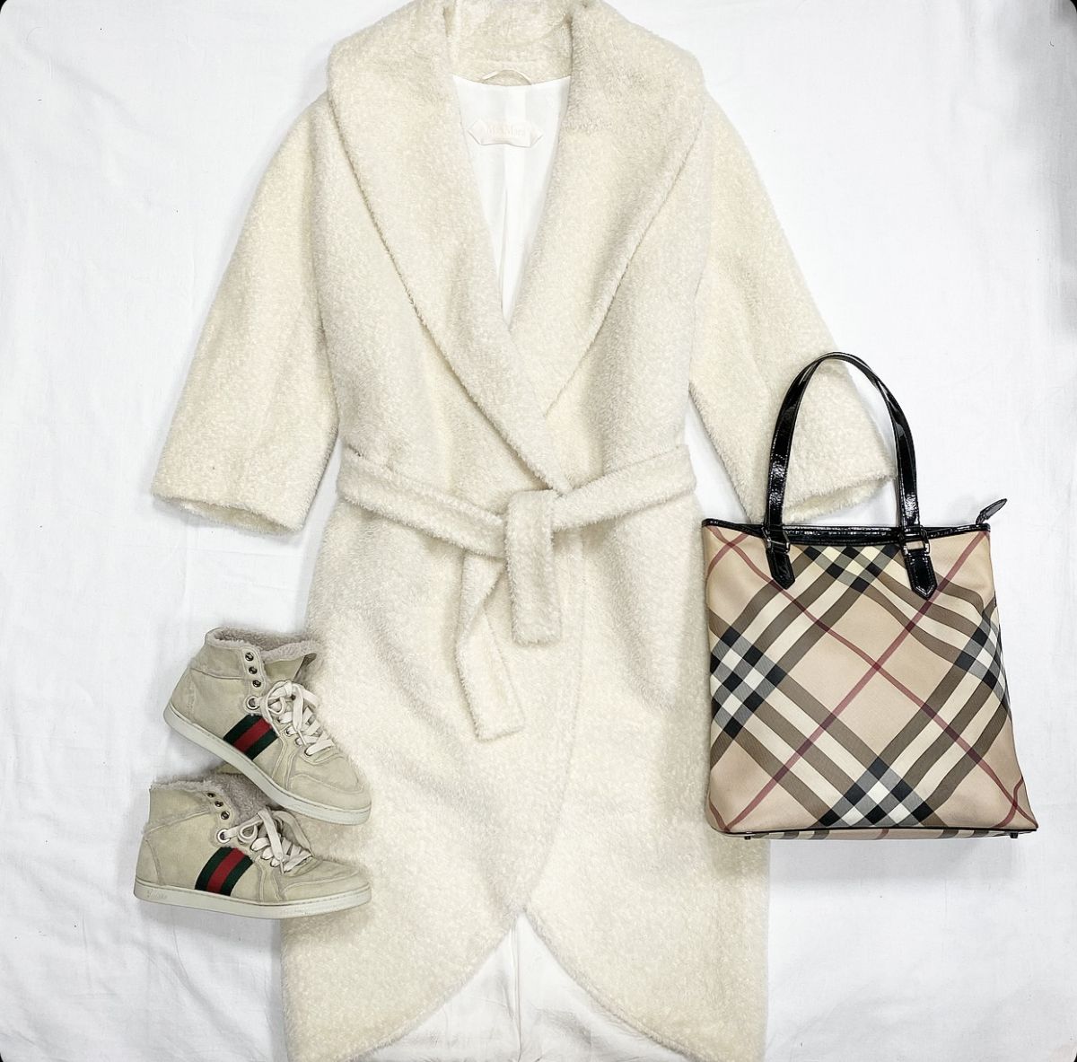 Пальто Max Mara размер 36 цена 18 463 руб Кеды Gucci размер 37 цена 18 463 рубСумка Burberry