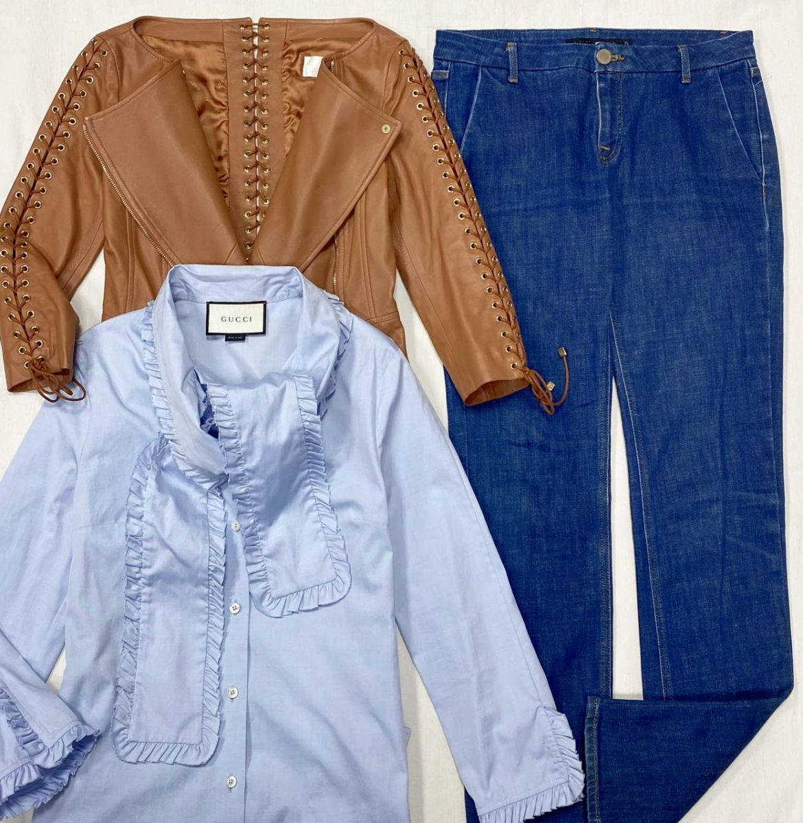 Куртка Elisabetta Franchi размер 42 цена 15 655 руб 
Блузка Gucci размер 42 цена 23 483 руб 
Джинсы Victoria Beckham размер 29 цена 4 693 руб