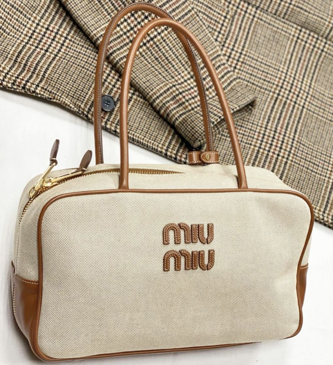 Сумка Miu Miu размер 35/20 цена 230 770 руб