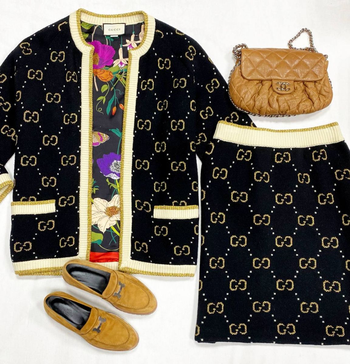 Костюм/ люрекс/ Gucci размер L цена 78 275 руб
Лоферы Hermes размер 38 цена 31 310 руб
Сумка Chanel