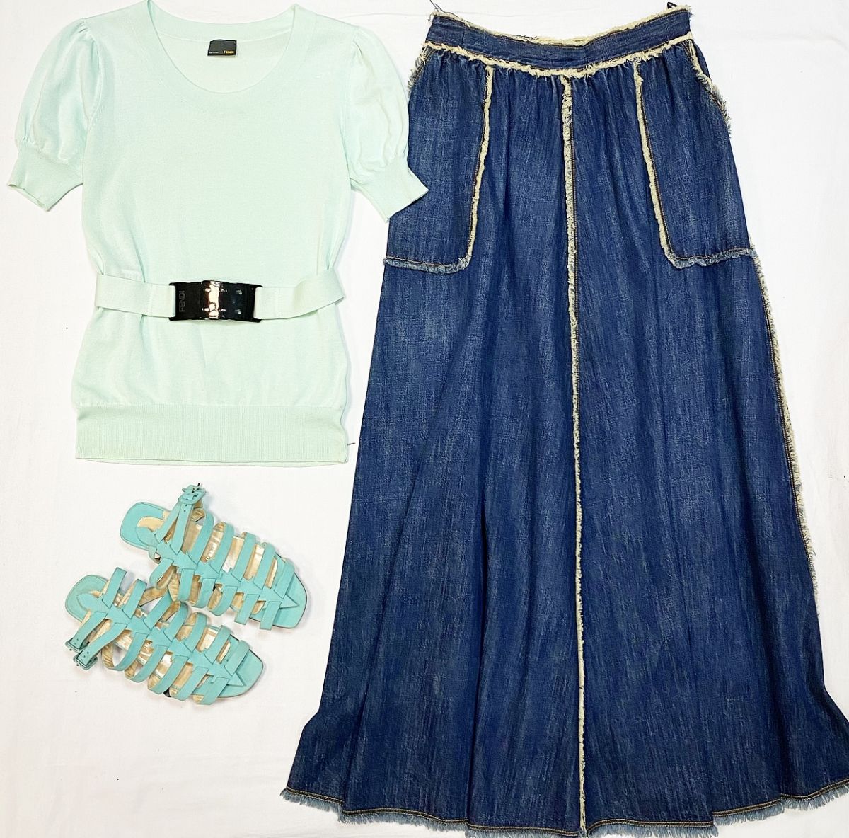 Юбка Christian Dior размер 36 цена 15 385 рубКофта Fendi размер 36 цена 7 693 рубБосоножки Louboutin размер 39.5 цена 10 770 руб