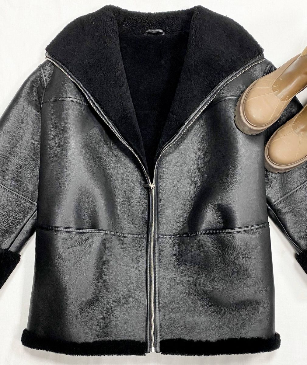 Дубленка Totem размер M/ L цена 78 275 руб
Ботинки размер 41 цена 39 138 руб