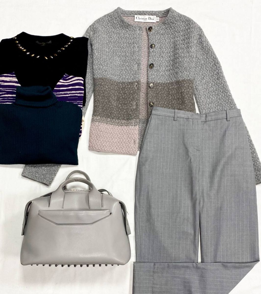 Кардиган Christian Dior размер 36 цена 39 138 руб
Брюки Fabiana Filippi размер 40 цена 7 828 руб
Кофты Louis Vuitton/ Giam Battista Valli/ Gucci размер 40/L цена от 5 479 руб до 7 828 руб
Сумка Alexander Wang 