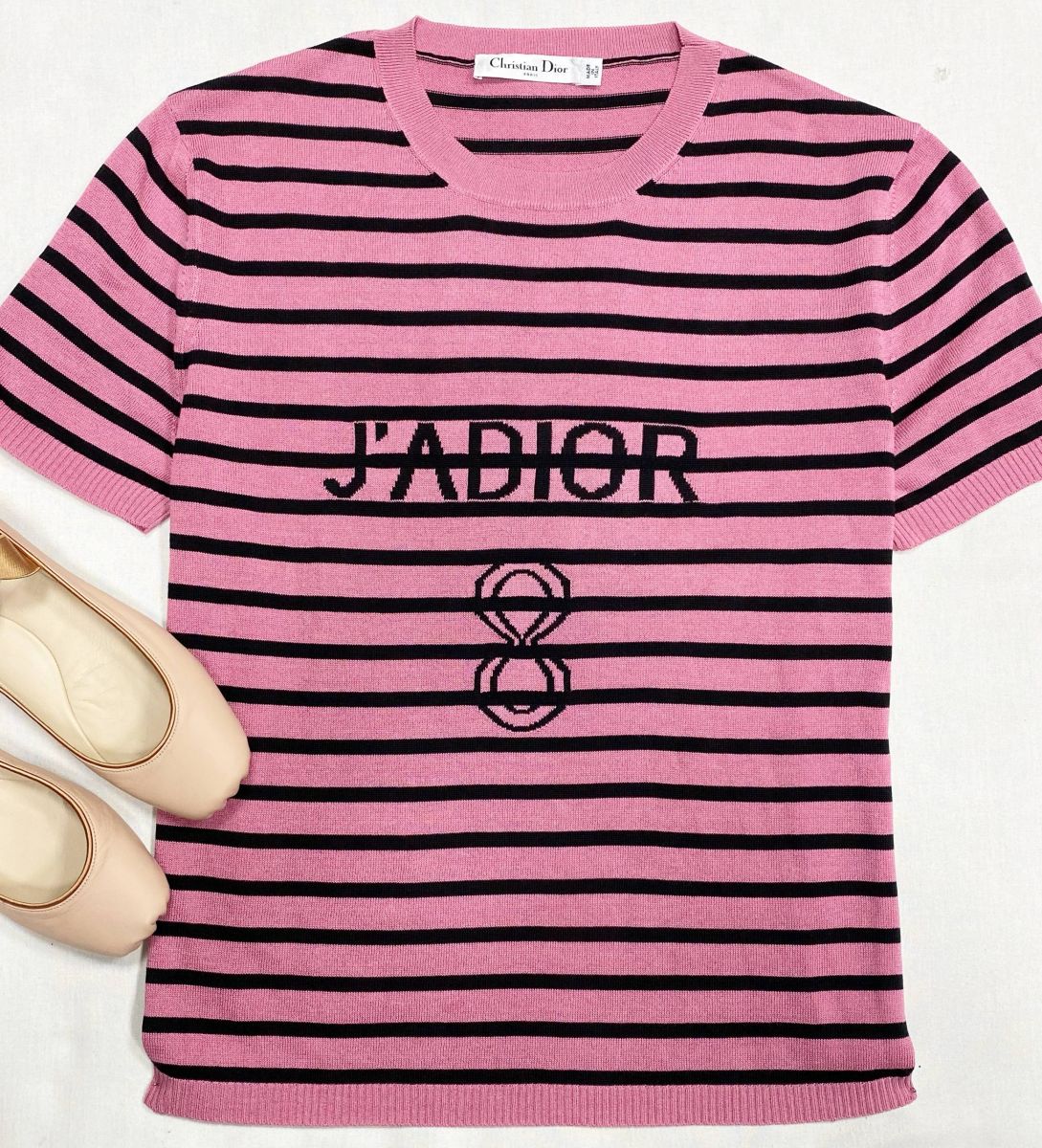 Кофта Christian Dior размер 44 цена 31 310 руб
Балетки Chloe размер 37 цена 15 655 руб