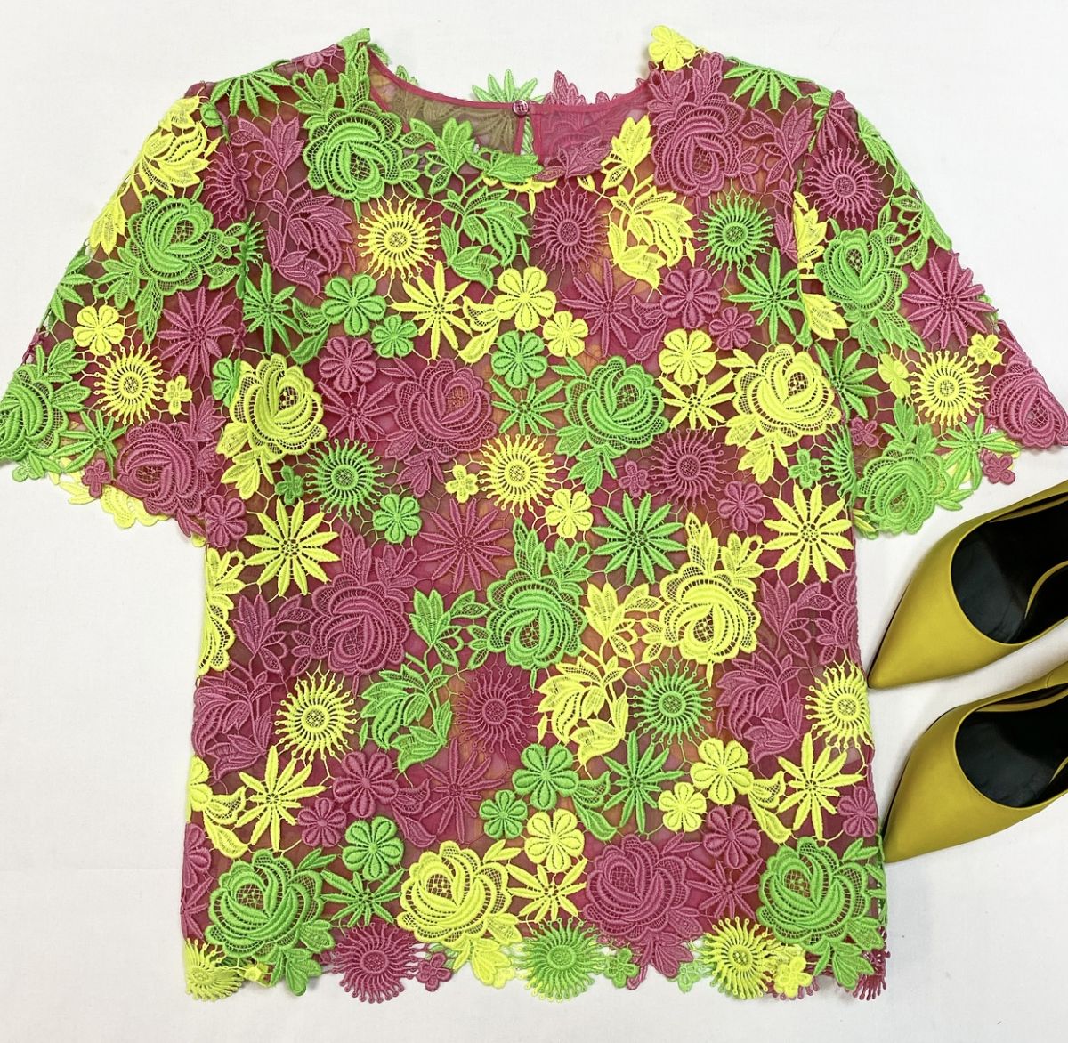 Блузка / кружево / Valentino размер 40 цена 15 385 руб
Туфли Fendi размер 36 цена 15 385 руб 