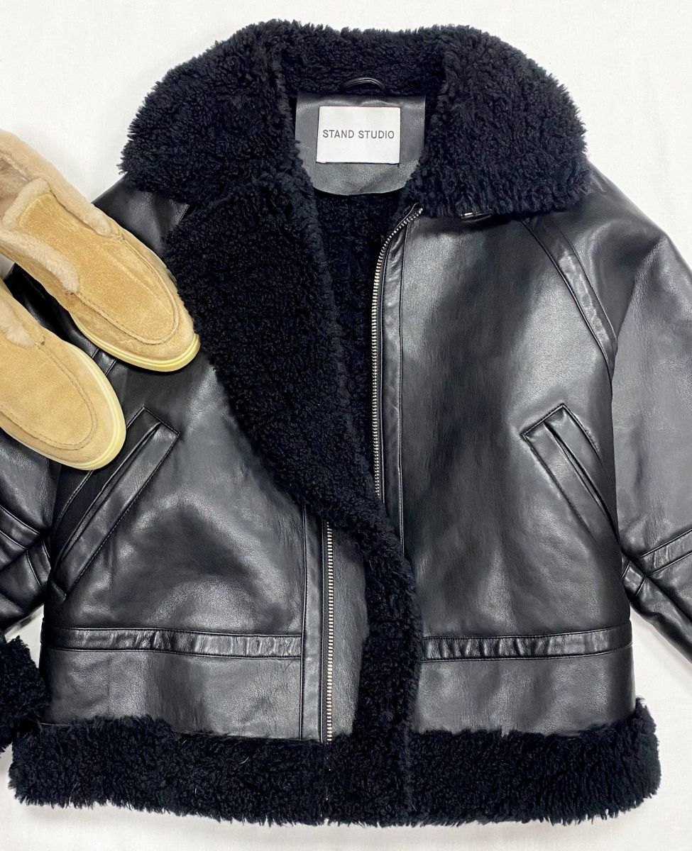 Куртка Stand Studio размер 36 цена 23 483 руб
Лоферы Santoni размер 38 цена 18 786 руб