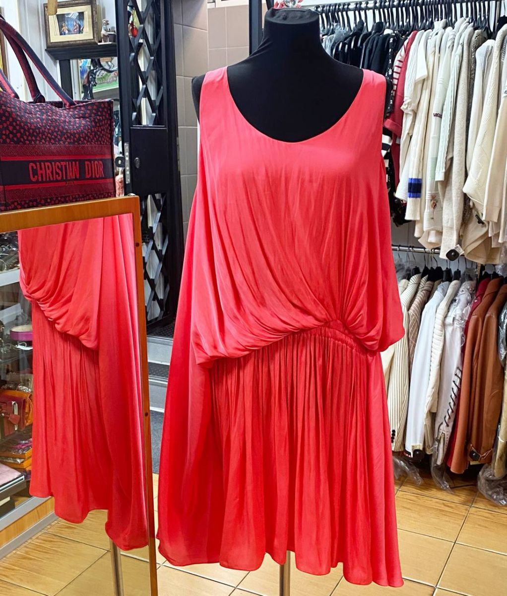 Платье Lanvin размер 42 цена 15 655 руб
Платье Pier Antonio Gaspari размер 42 цена 10 959 руб
Сарафан Tiziano размер M цена 15 655 руб