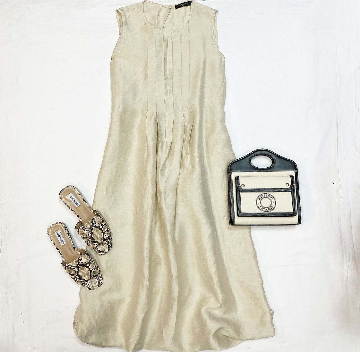 Платье Weekend Max Mara размер 44 цена 10 770 рубСабо Steve Maden размер 40 цена 9 231 рубСумка Burberry