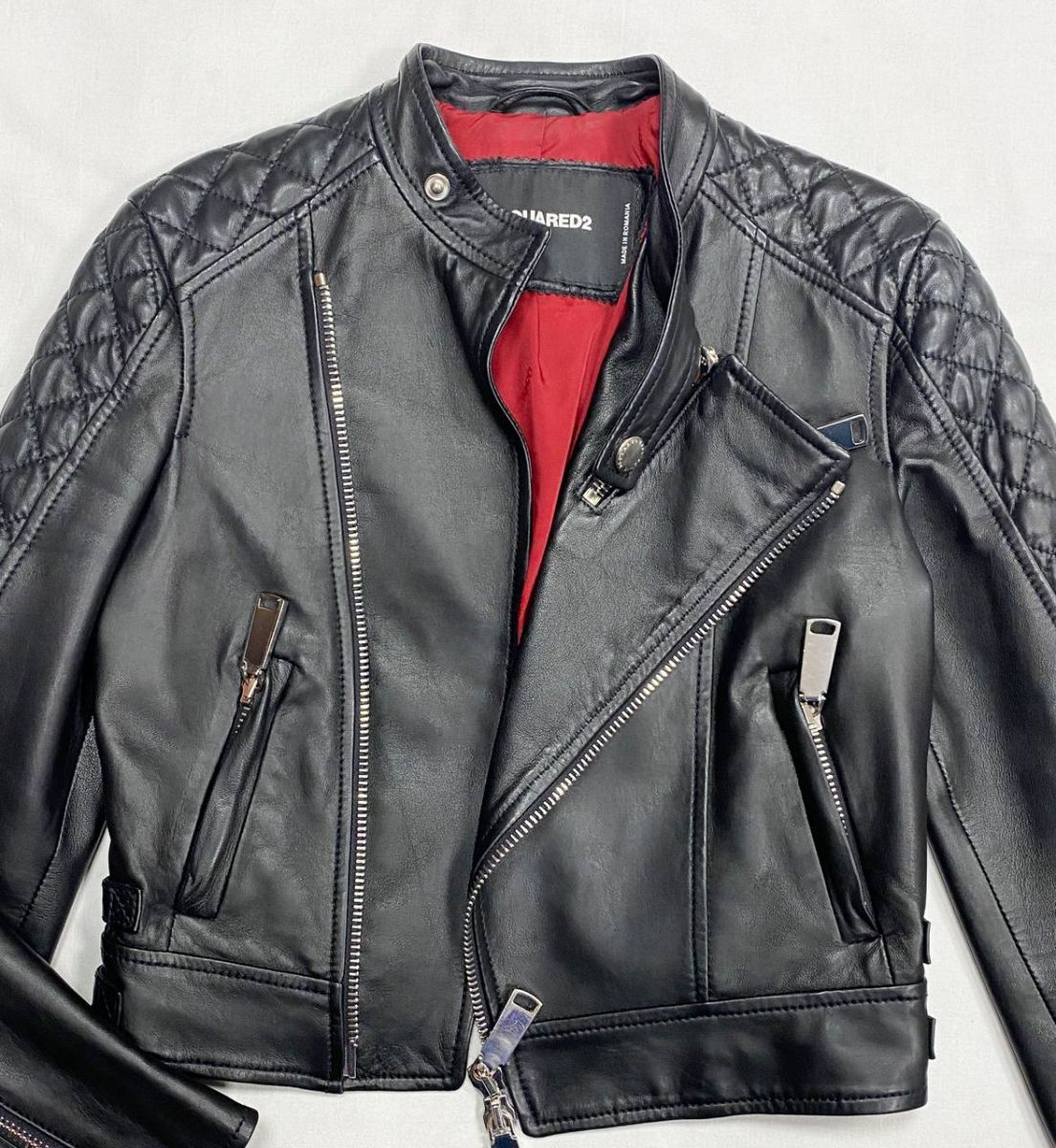 Куртка/ кожа/ Dsquared размер 40 цена 23 483 руб
Шорты/ кожа/ Saint Laurent размер 40 цена 31 310 руб
Юбка/ кожа/ Khaite размер 2 цена 46 965 руб
Юбка / кожа/ Khaite размер 6 цена 46 965 руб