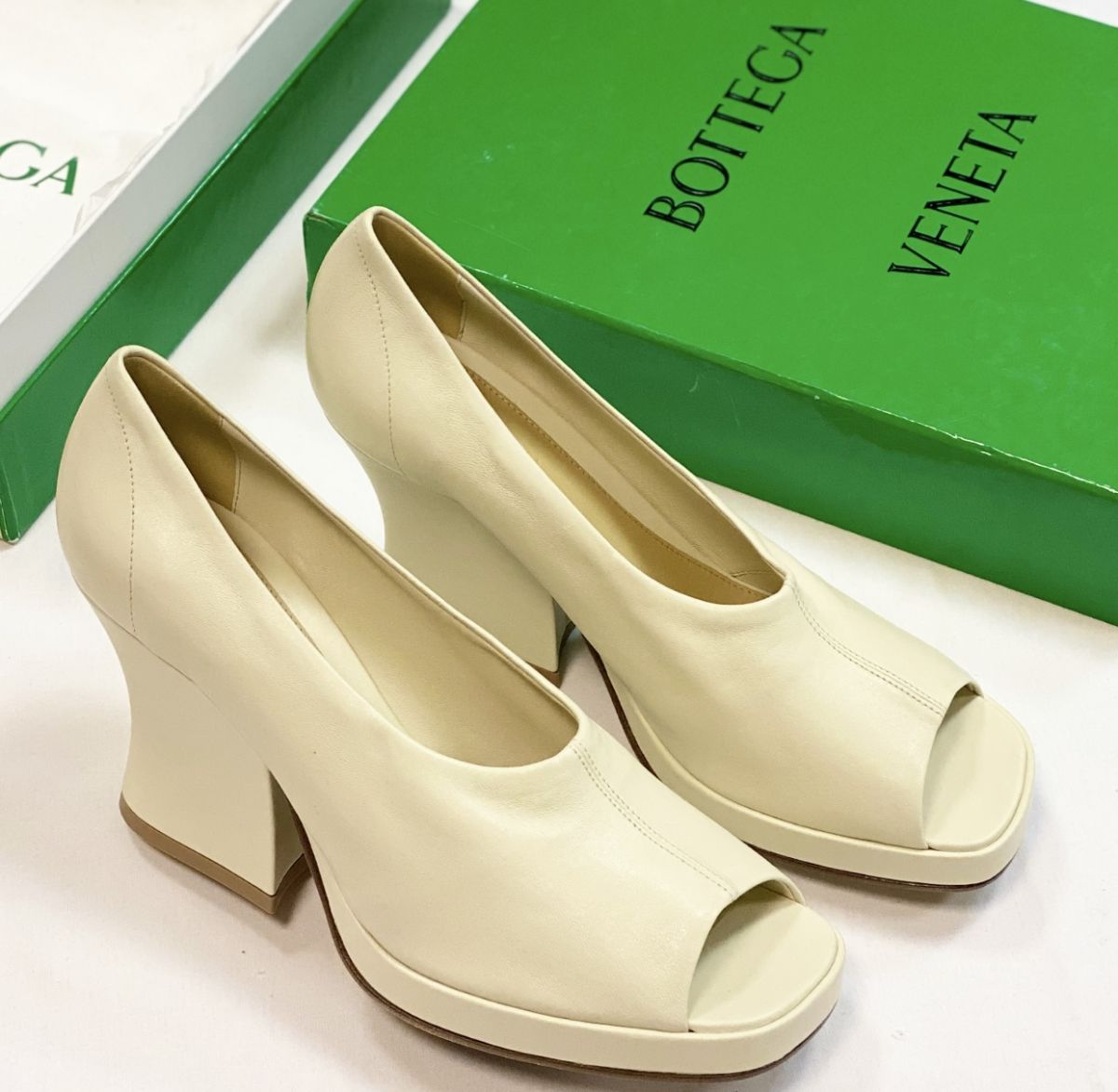 Туфли Bottega Veneta размер 40 цена 25 385 руб / новые / 
