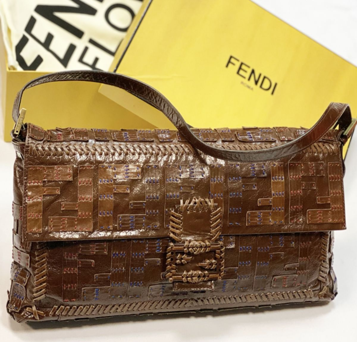 Сумка Fendi размер 40/25 цена 46 155 руб 