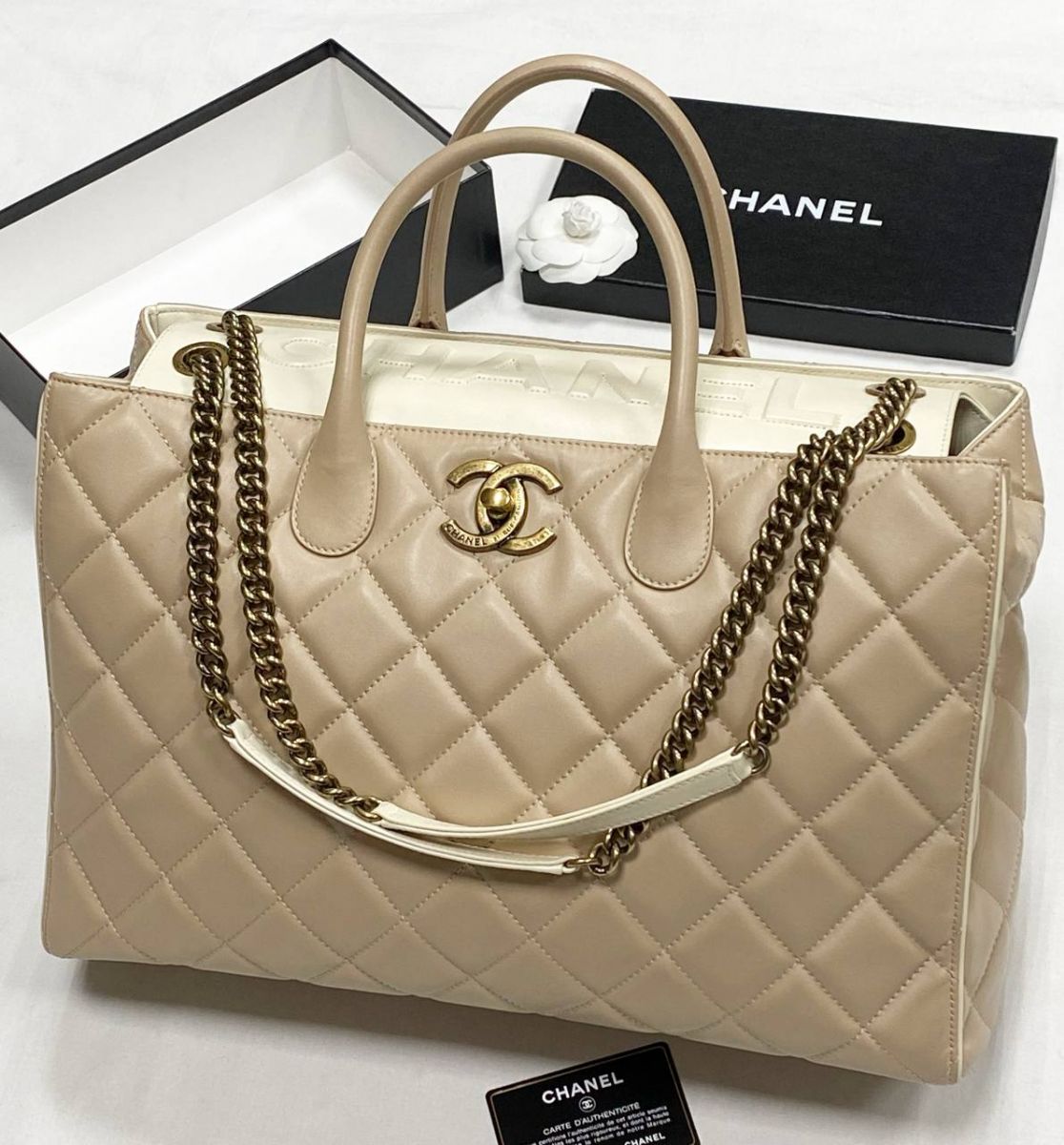 Сумка Chanel размер 40/25 цена 187 860 руб/ карточка/
