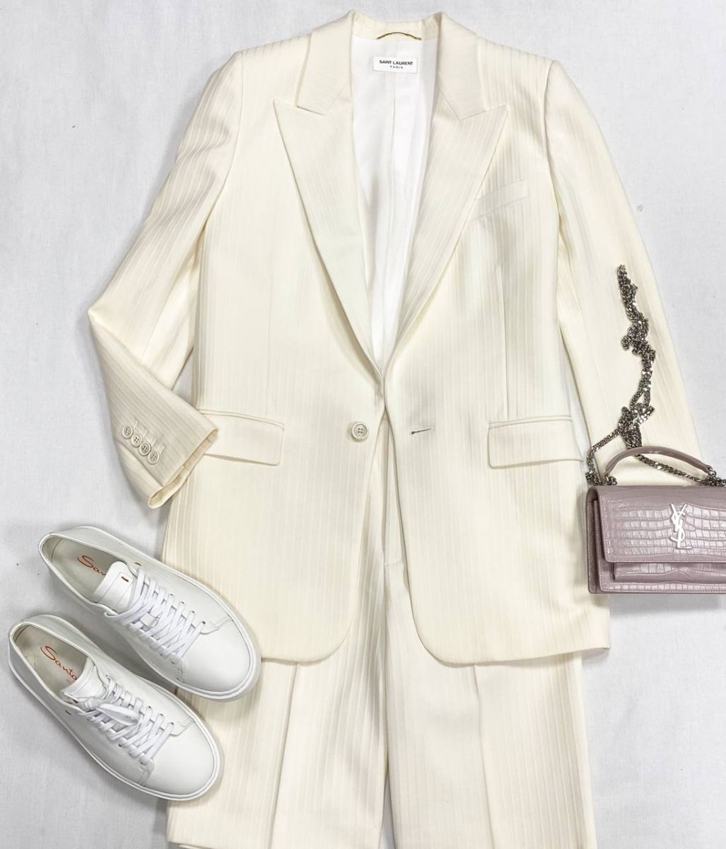 Костюм Saint Laurent размер 36 цена 93 930 руб
Кеды Saint Laurent размер 38.5 цена 31 310 руб
Сумочка Saint Laurent 