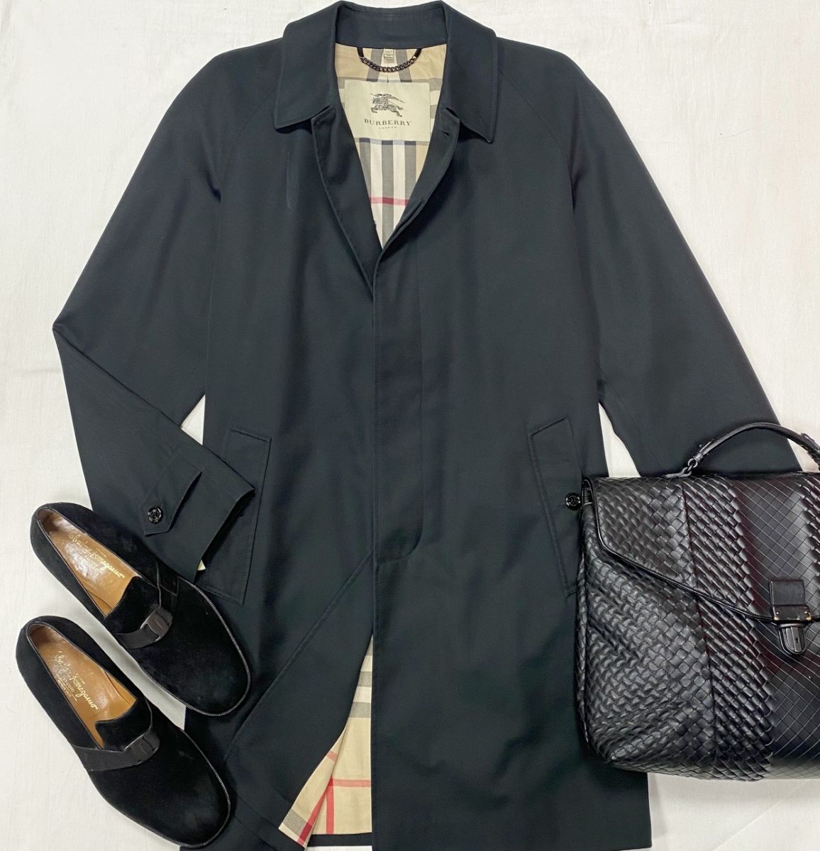 
#mechtamen Плащ Burberry размер 54 цена 26 614 руб 
Лоферы Salvatore Ferragamo размер 45 цена 23 483 руб 
Сумка Bottega Veneta 