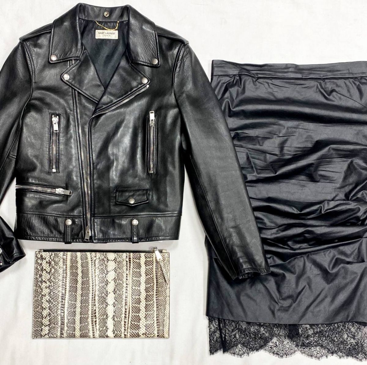 Куртка / кожа/ Saint Laurent размер 44 цена 46 965 руб
Юбка/ кожа/ Tom Ford размер 46 цена 31 310 руб
Клатч Rochas 