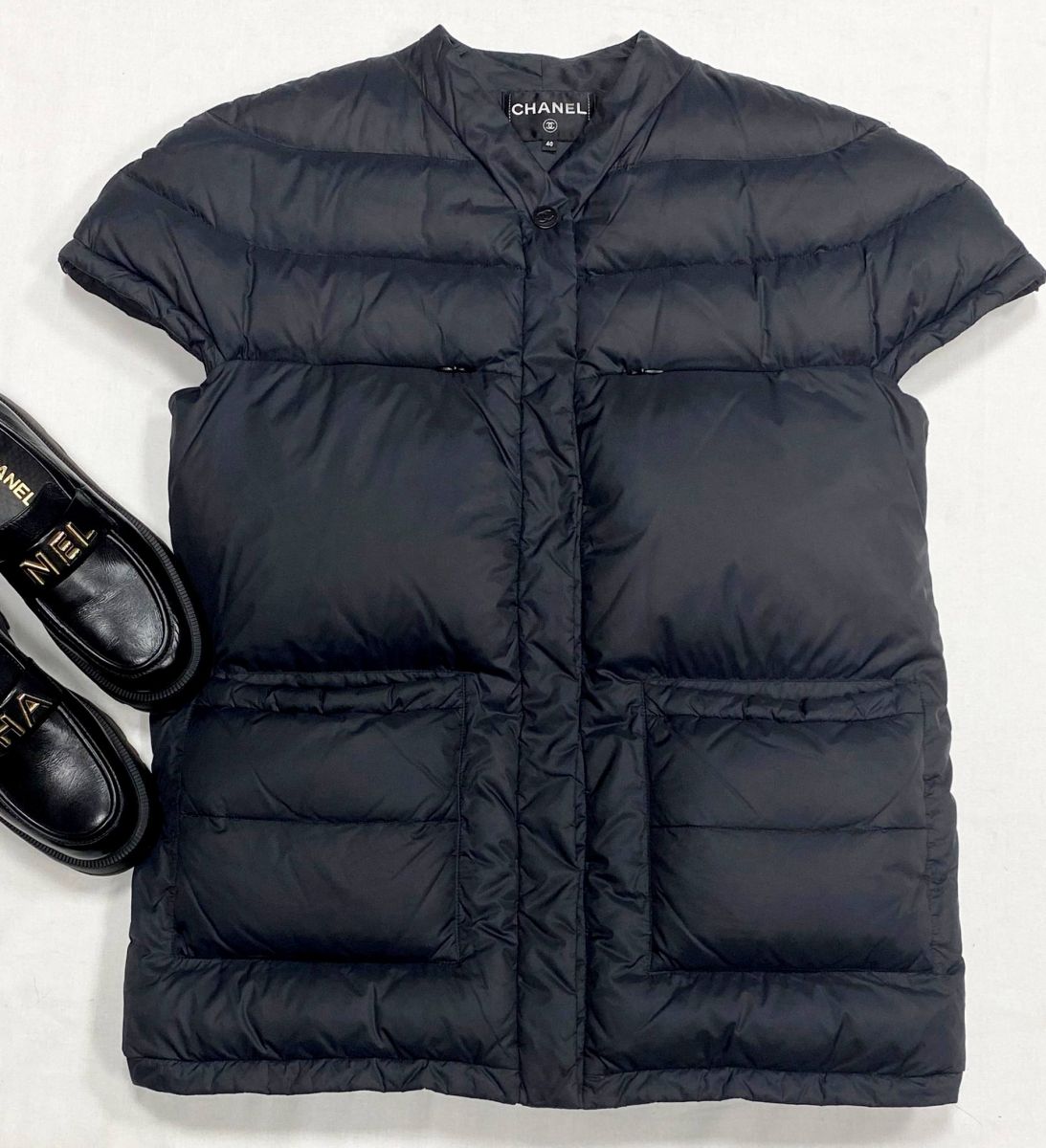 Жилет Chanel размер 40 цена 78 275 руб
Лоферы Chanel размер 39 цена 109 585 руб