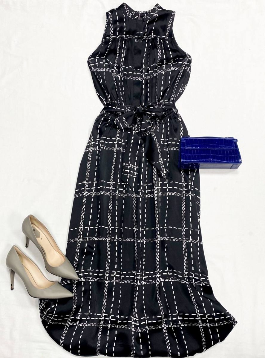 Платье Kiton размер 42 цена 93 930 руб
Туфли Fendi размер 40 цена 23 483 руб
Сумочка Giosa 