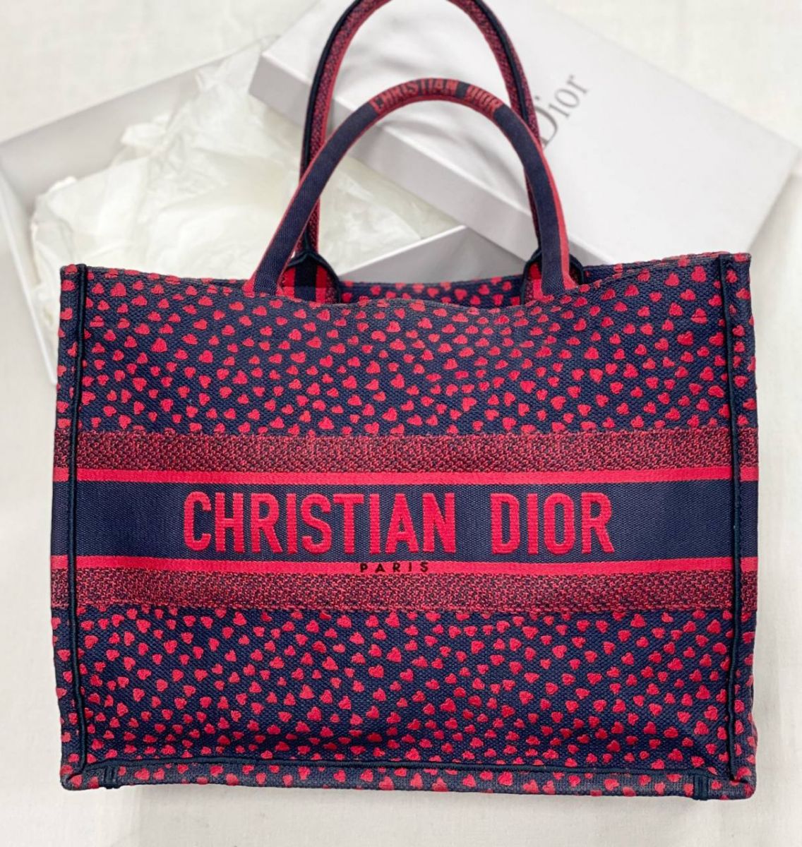 Сумка Christian Dior размер 35/25 цена 125 240 руб
