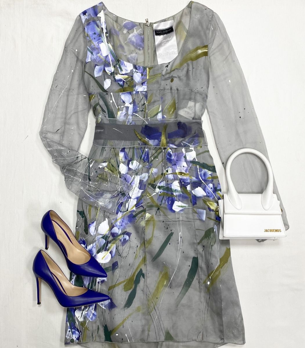 Платье / ручная работа / Dolce Gabbana размер 46 цена 46 965 руб 
Туфли Gianvito Rossi размер 37.5 цена 23 483 руб 
Сумка Jacquemus 