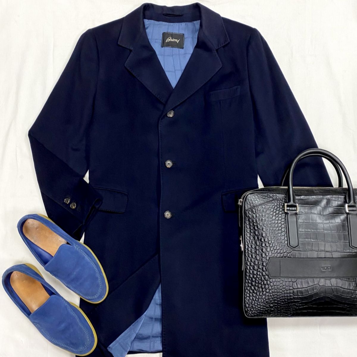 #mechtamen Пальто Brioni размер 54 цена 62 620 руб 
Лоферы Loro Piana размер 44 цена 23 483 руб 
Сумка Tumi 