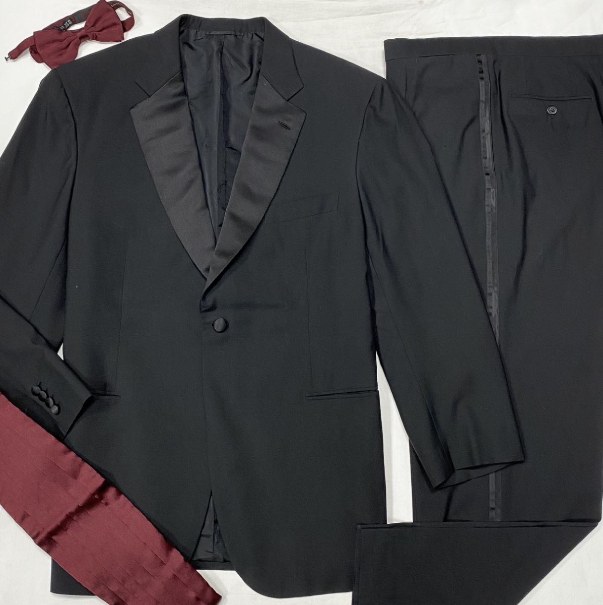 #mechtamen Смокинг + бабочка + пояс  Brioni размер 56 цена 31 310 руб 