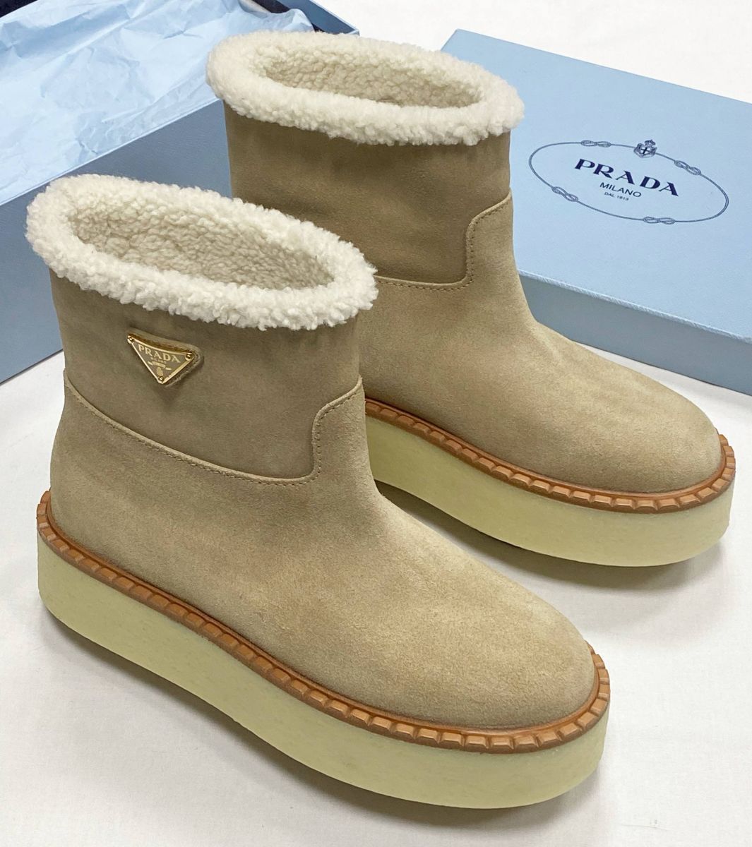 Ботинки/ на меху / Prada размер 38 цена 62 620 руб
