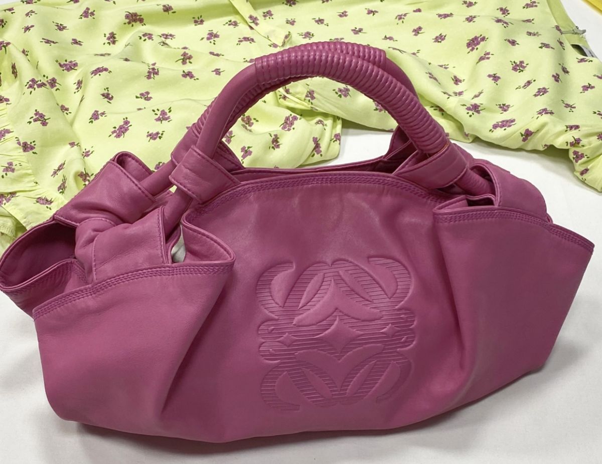 
Сумка Loewe размер 30/20 цена 15 655 руб 