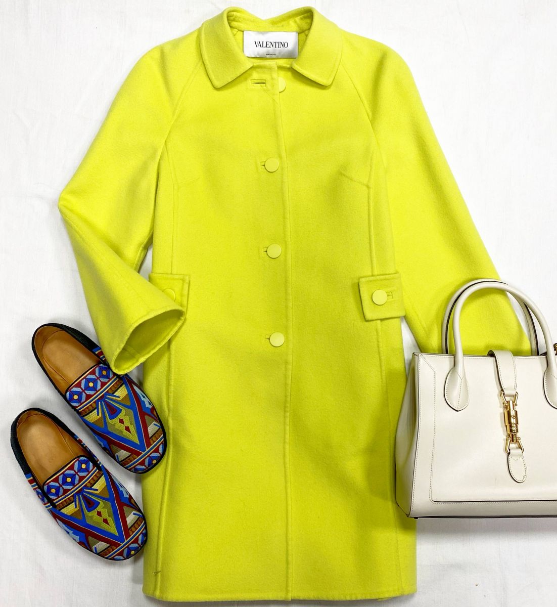 Пальто Valentino размер 38 цена 46 965 руб 
Лоферы Loewe размер 39 цена 46 965 руб
Сумка Gucci