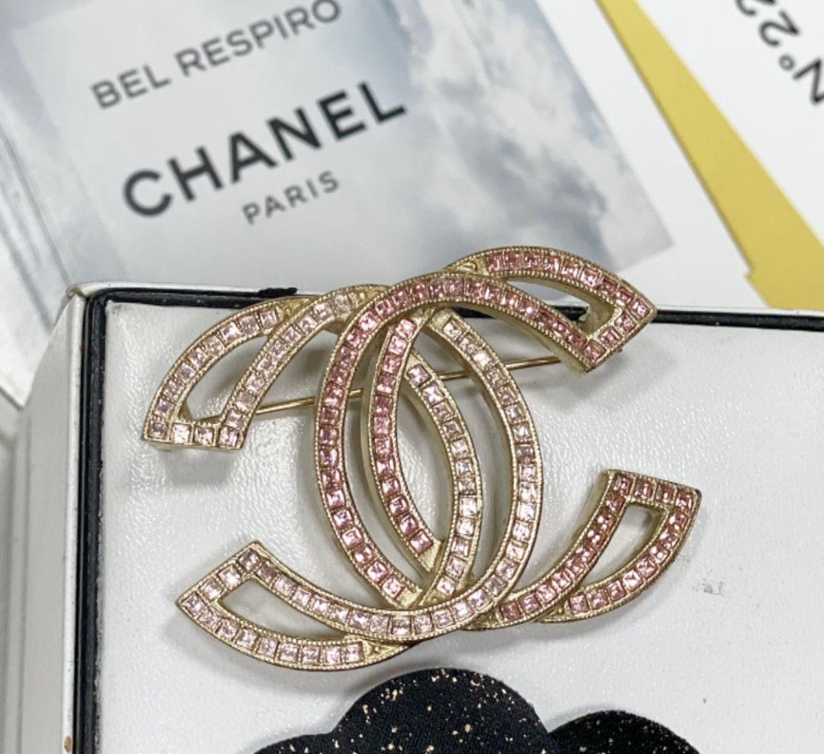 Брошка Chanel цена 46 155 руб 