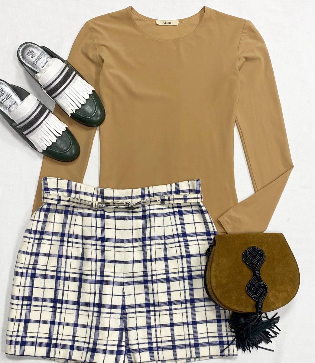 Шорты Christian Dior размер 40 цена 31 310 руб
Боди Celine размер S цена 15 655 руб
Сабо Brunello Cucinelli размер 37 цена 31 310 руб
Сумка Saint Laurent 