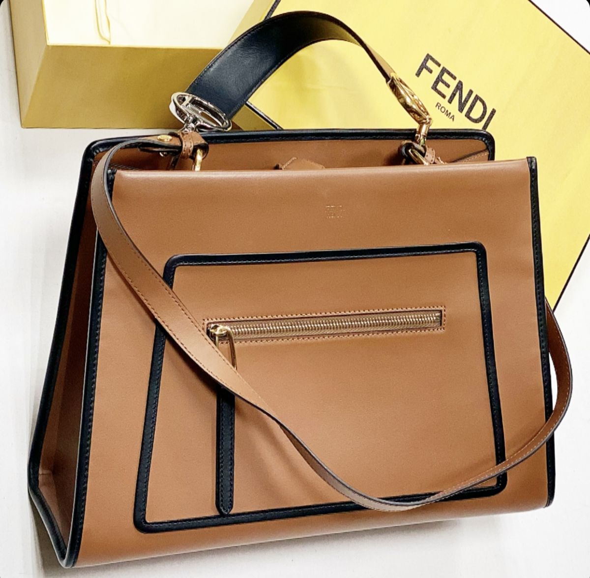 Сумка Fendi размер 35/25 цена 76 925 руб 