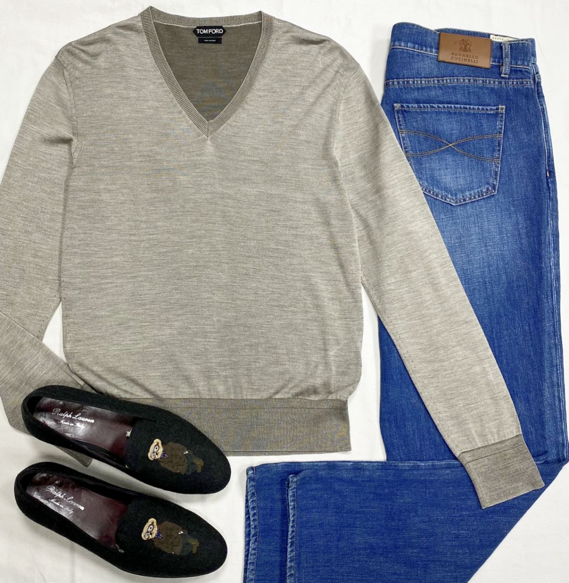 #mechtamen Кофта Tom Ford размер 50 цена 9 393 руб
Джинсы Brunello Cucinelli размер 54 цена 23 483 руб
Лоферы Ralph Lauren размер 43 цена 23 483 руб 