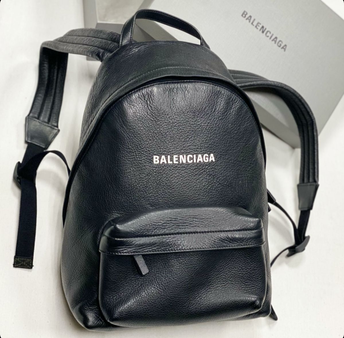 Рюкзак Balenciaga размер 25/30 цена 61 540 руб 