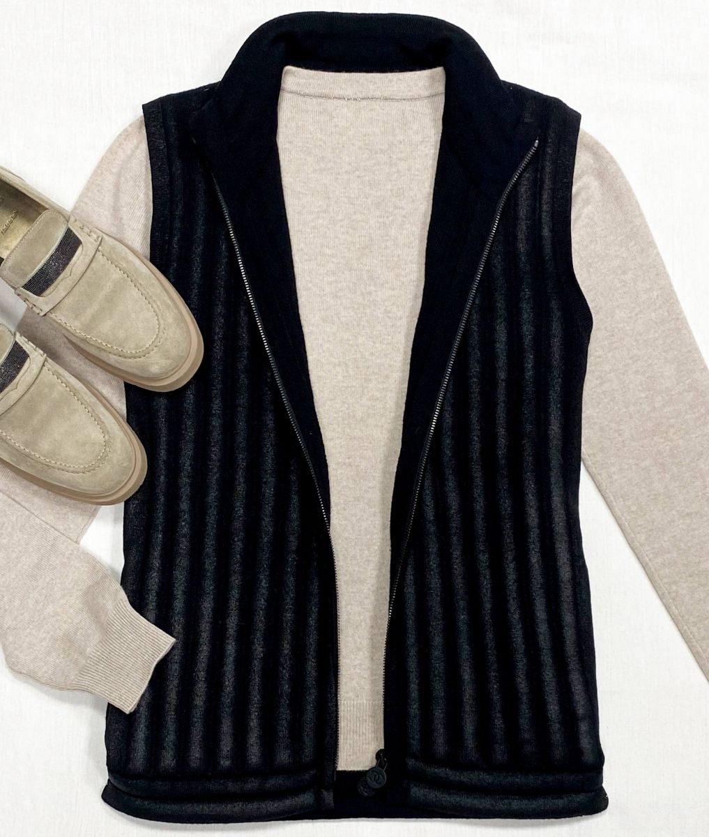 Жилет Chanel размер 36 цена 39 138 руб
Лоферы Brunello Cucinelli размер 38.5 цена 39 138 руб