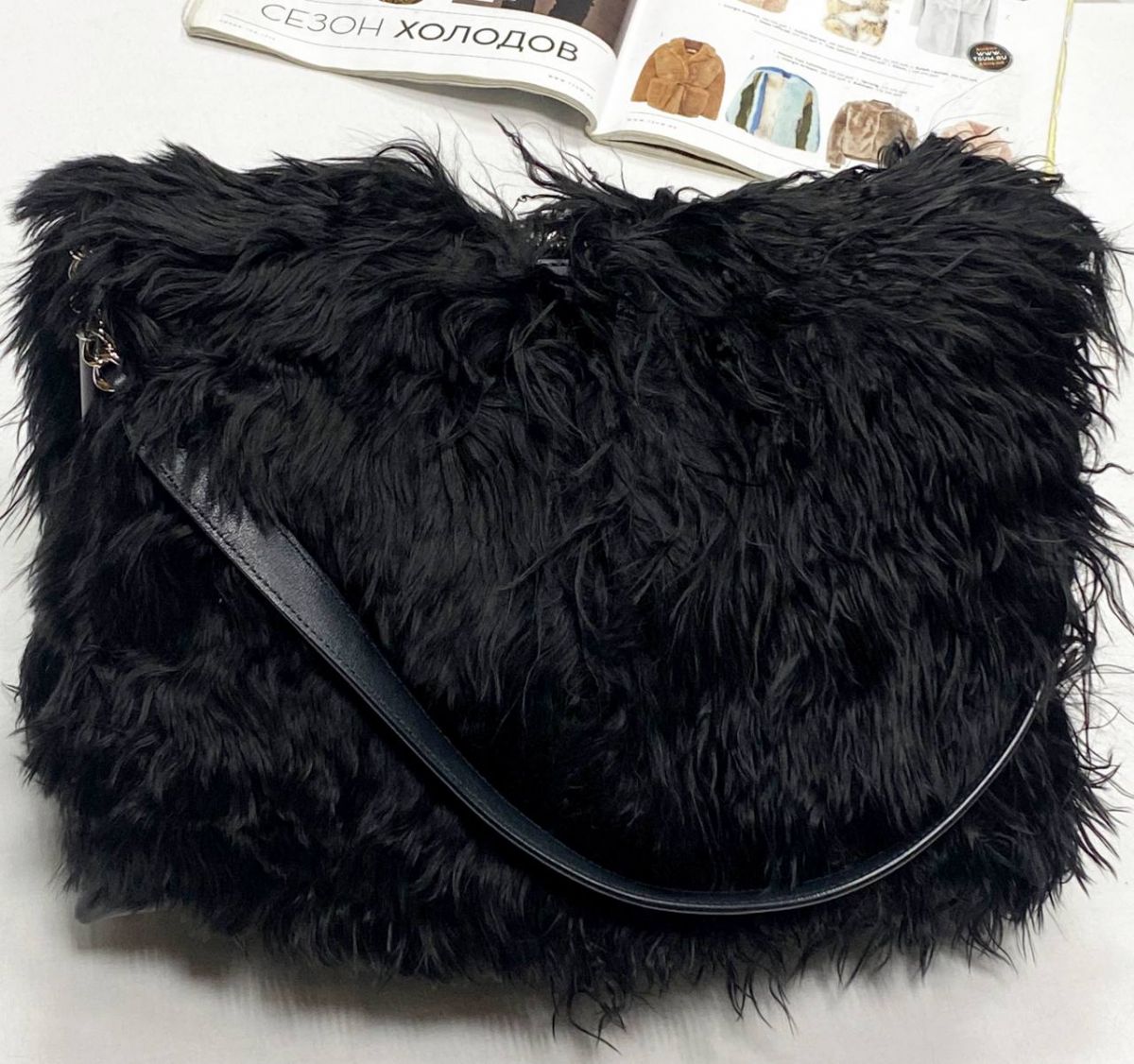 Сумка / мех/ Jil Sander размер 30/25 цена 31 310 руб 
