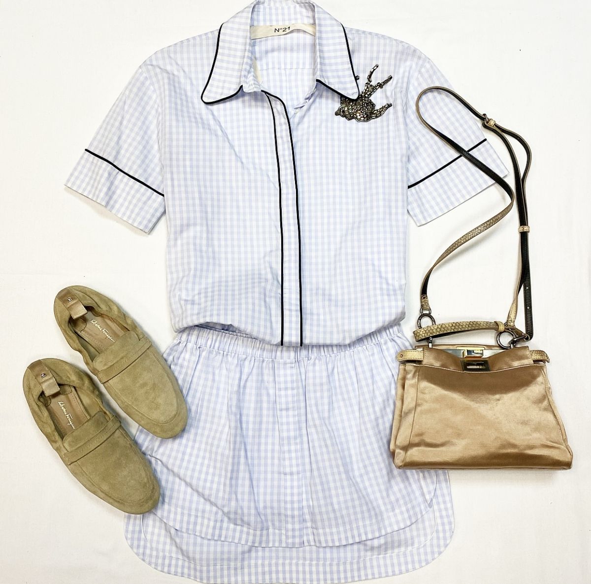 Костюм / блузка + юбка / N21 размер 38 цена 9 231 рубЛоферы Salvatore Ferragamo размер 39 цена 7 693 рубСумка Fendi