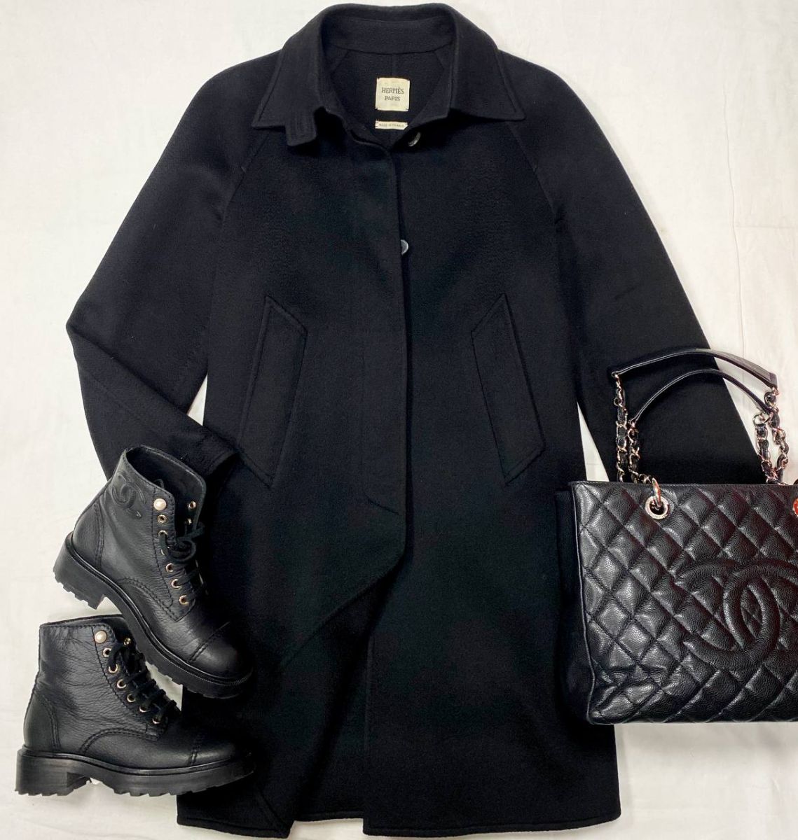 Пальто / кашемир / Hermès размер 36 цена 62 620 руб 
Ботинки Chanel размер 36.5 цена 54 793 руб 
Сумка Chanel