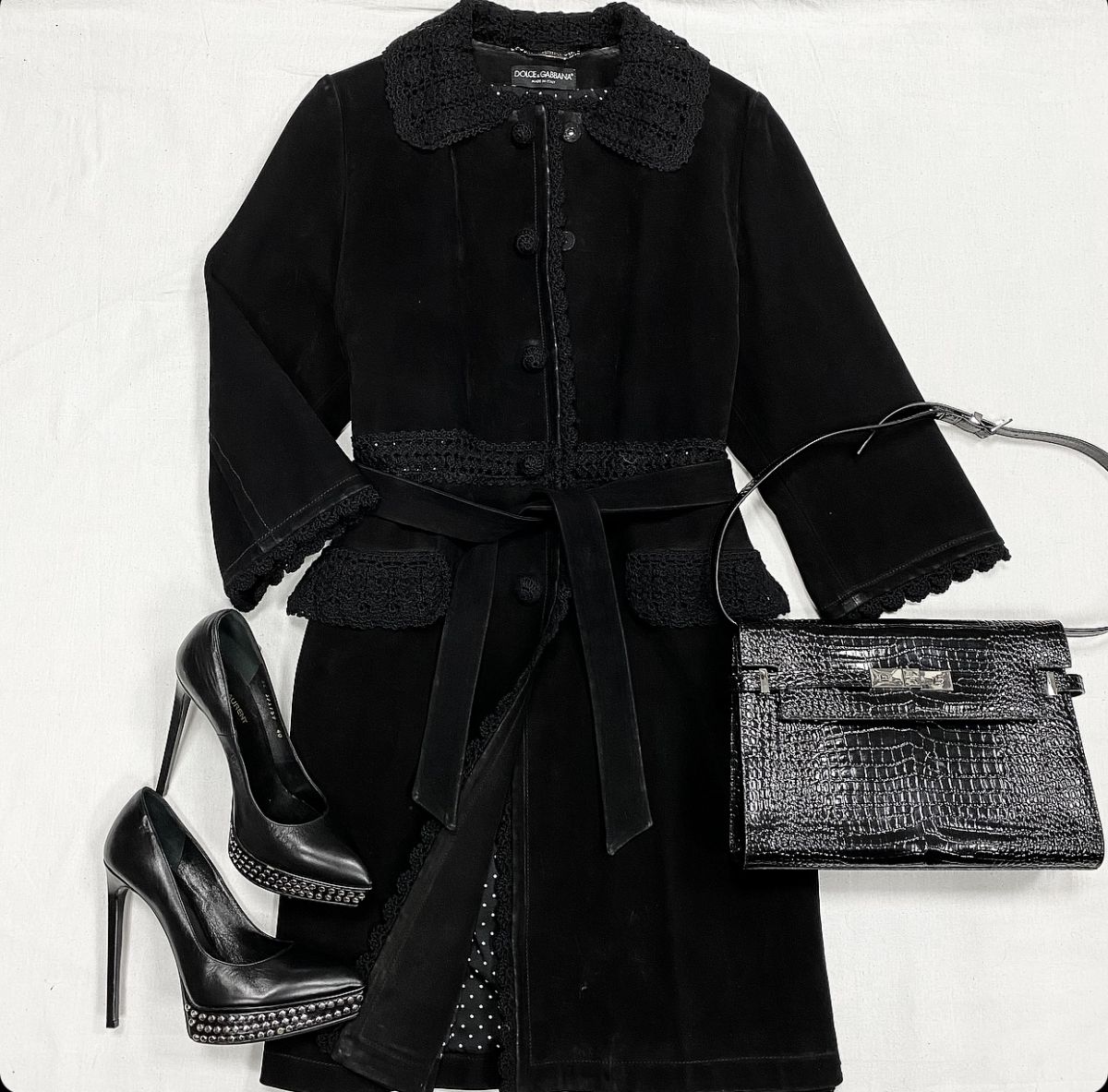 Пальто / замша / отделка кружево / Dolce Gabbana размер 40 цена 23 078 рубиТуфли Saint Laurent размер 40 цена 15 385 руб Сумка Saint Laurent