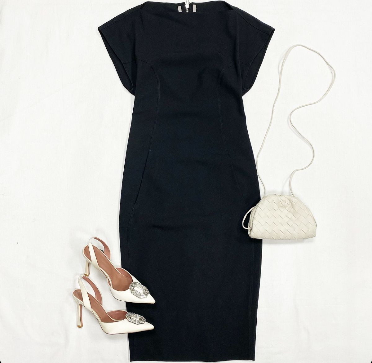 Платье Rick Owens размер 42 цена 46 155 руб Туфли Amina Muaddi размер 39 цена 23 078 руб Сумка Bottega Veneta
