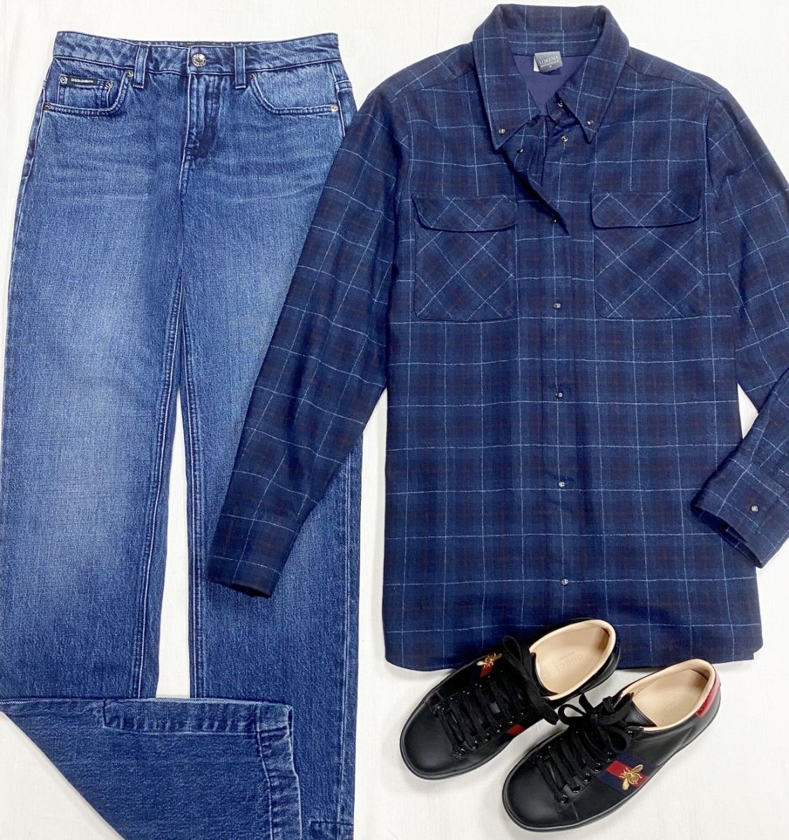 Рубашка Lorena Antoniazzi размер 48 цена 18 786 руб 
Джинсы Dolce Gabbana размер 38 цена 10 959 руб 
Кеды Gucci размер 36 цена 23 483 руб