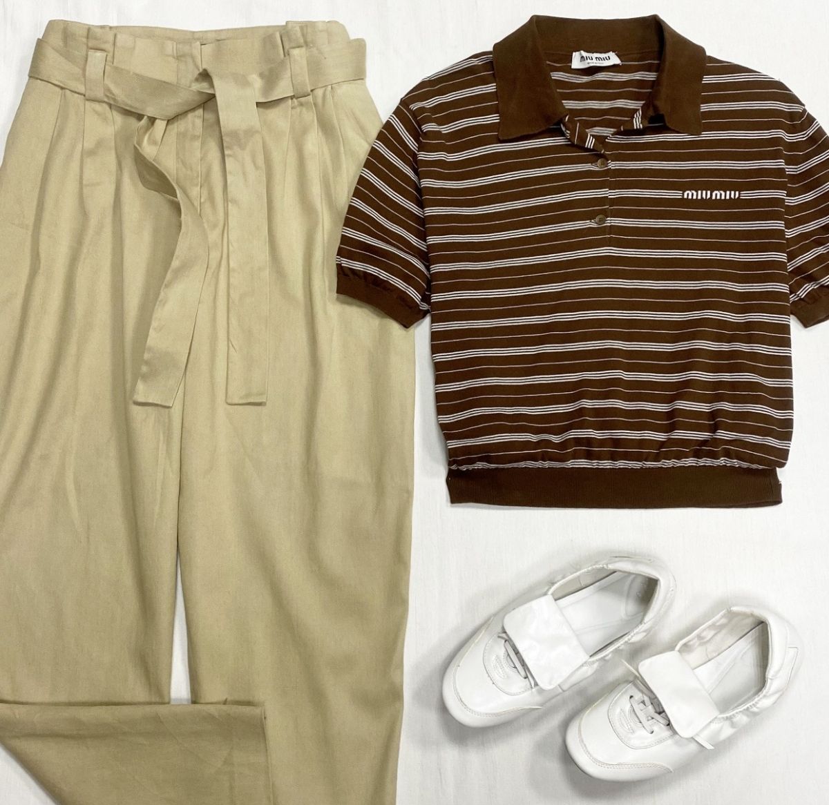 Поло Miu Miu размер 42 цена 23 483 руб
Брюки Massimo Dutti размер 44 цена 4 697 руб 
Чешки Zara размер 39 цена 7 828 руб