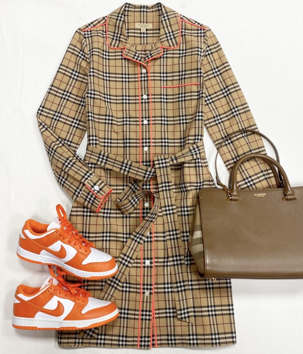 Платье Burberry размер 38 цена 15 655 руб 
Кеды Nike размер 39 цена 7 828 руб 
Сумка Burberry