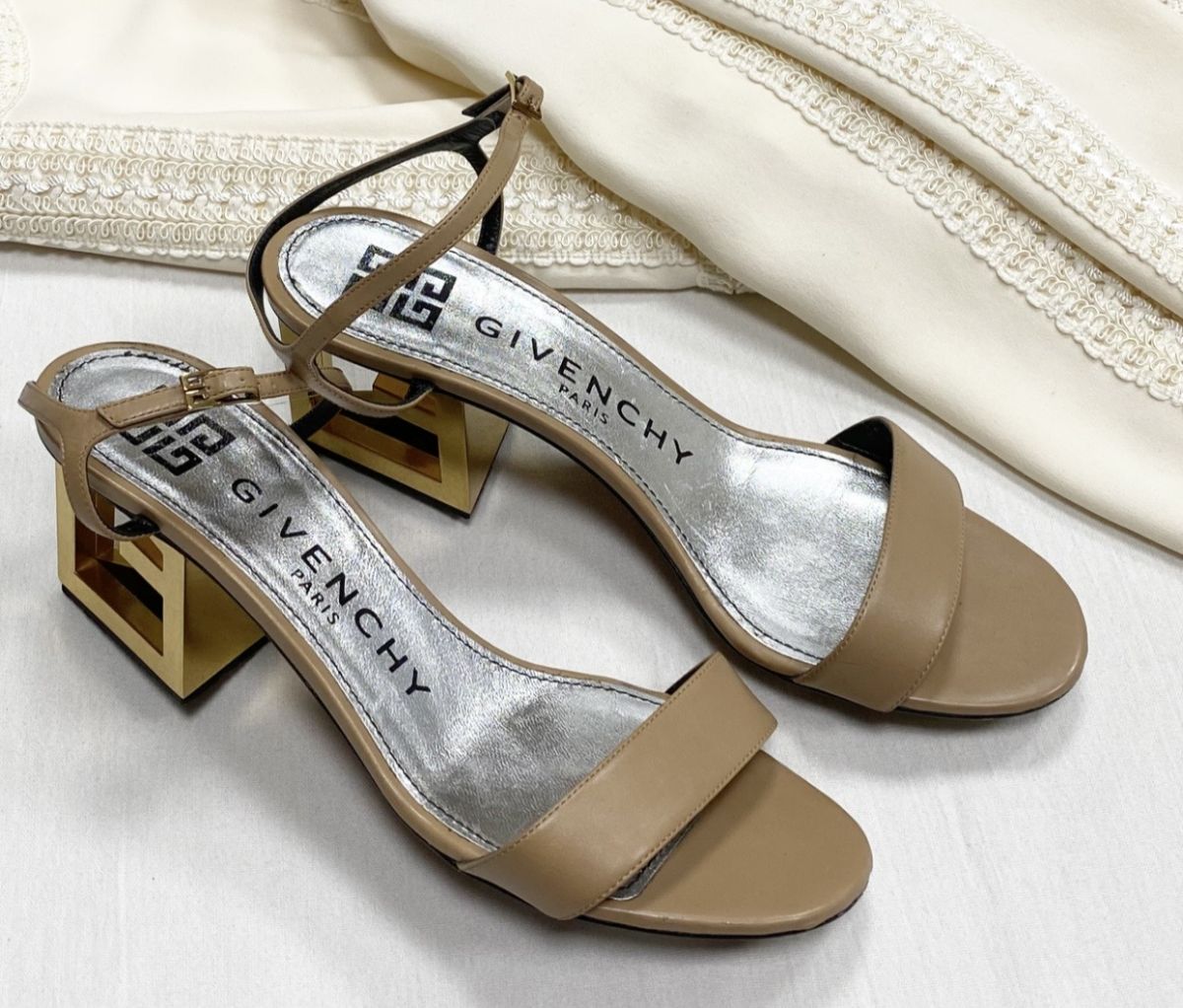 Босоножки Givenchy размер 39.5 цена 7 828 руб