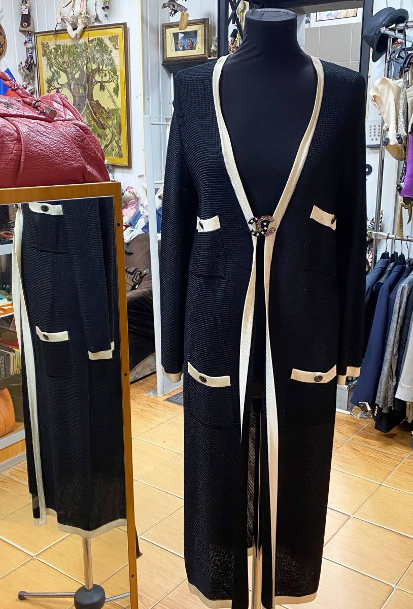 Кардиган Chanel размер 42 цена 46 965 руб

