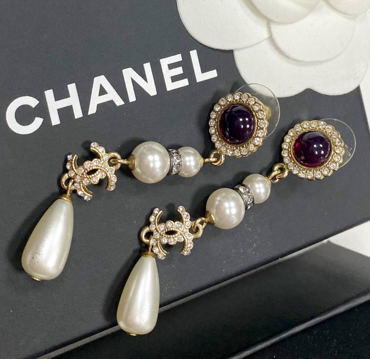 Серьги Chanel цена 140 895 руб / упаковка /