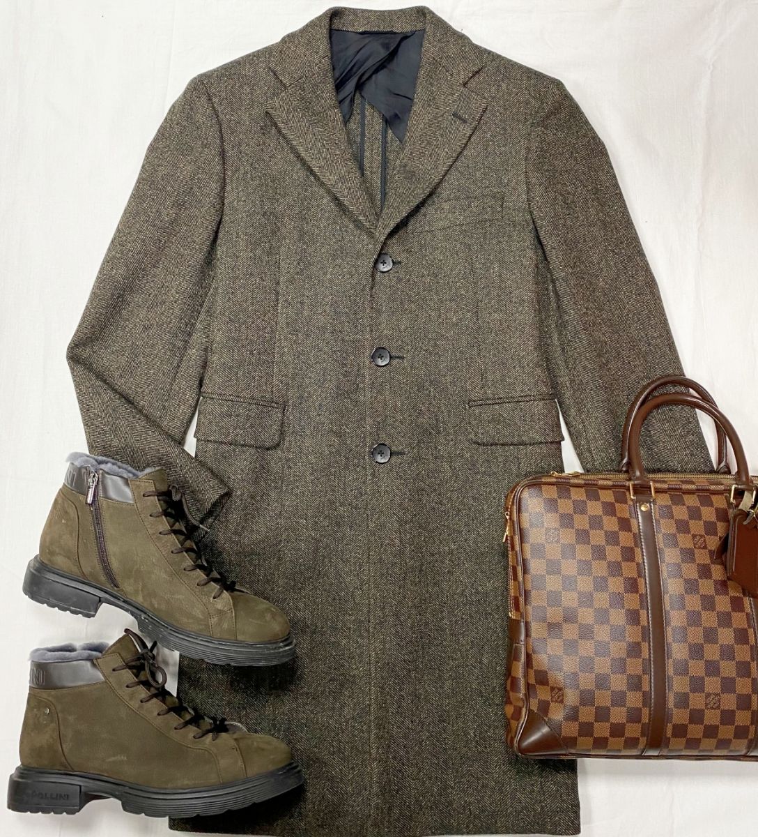 #mechtamen Пальто Belvest размер 50 цена 23 483 руб 
Ботинки / на меху / Pollini размер 43 цена 9 393 руб 
Сумка Louis Vuitton